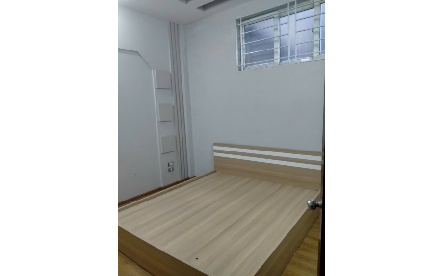 Cho thuê nhà KD VĂN PHÒNG, KẾT HỢP Ở LẠI Lạc Long Quân - Tây Hồ 55m x 6tầng, lô góc  , ô tô đỗ cửa